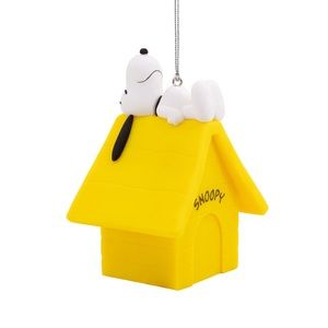 NWT Peanuts Snoopy on Yellow Doghouse Hallmark Christmas tree Ornament